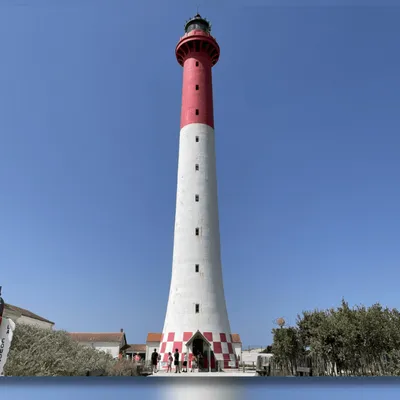 Menacé par l'érosion, le phare de la Coubre bat des records de...