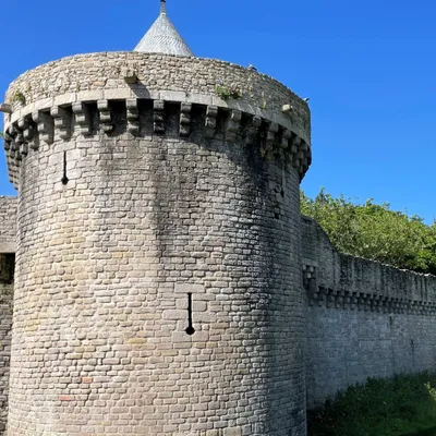 Une ville touristique de la côte privée d’eau potable en pleine saison