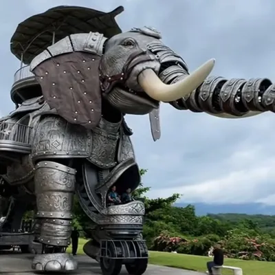 L'Éléphant des Machines de l'île de Nantes a sa copie en Chine