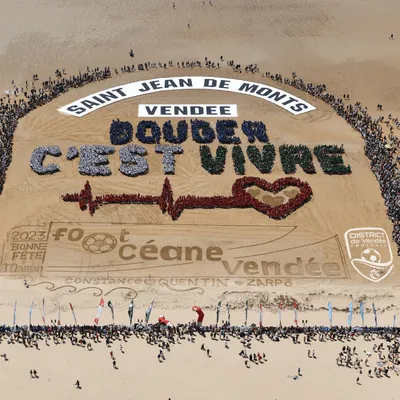 Le plus grand terrain de foot du monde en Vendée !