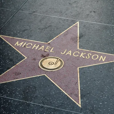 Biopic sur Michael Jackson : un membre de sa famille incarnera le...