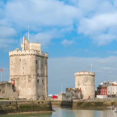 Le marcheur du ciel à l’assaut des tours de La Rochelle