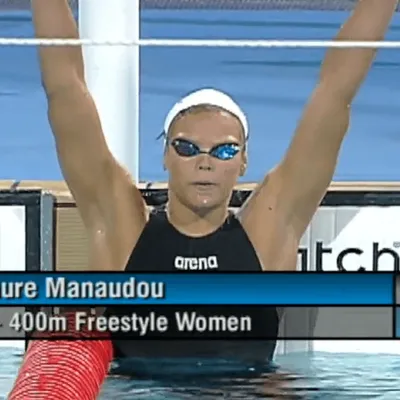 Flamme olympique : la nageuse Laure Manaudou première relayeuse...