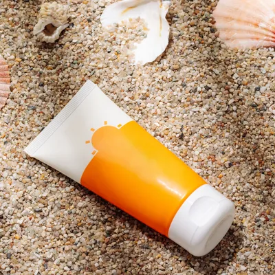 Les distributeurs de crème solaire sont de retour à La Rochelle