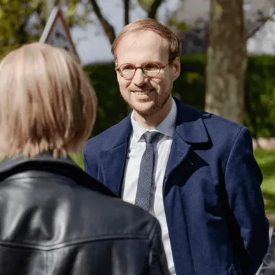 Le maire de Laval absent de ses fonctions pour une bonne raison 