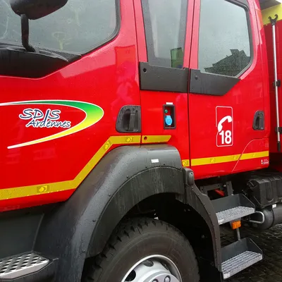 5 chats retrouvés morts et un homme brûlé après l'incendie de...