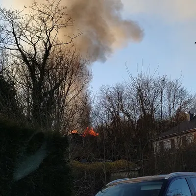 Un incendie se déclare dans plusieurs garages désaffectés