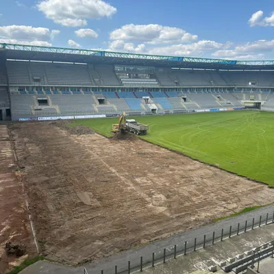 Le changement de pelouse a commencé au stade Dugauguez
