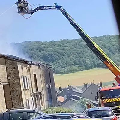 57 pompiers mobilisés après un violent feu de hangar