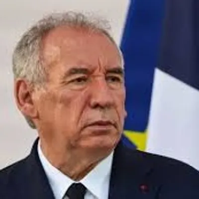 Affrontements en Syrie, budget 2026 en France, Washington relance...