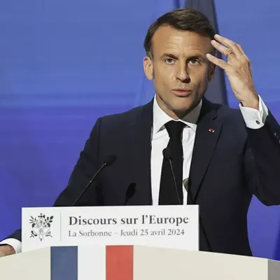 Réseaux sociaux interdits pour les jeunes ? Macron se positionne