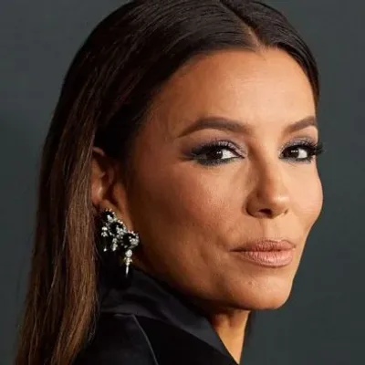 Dix pour Cent : Eva Longoria reprend le rênes du remake de la série !