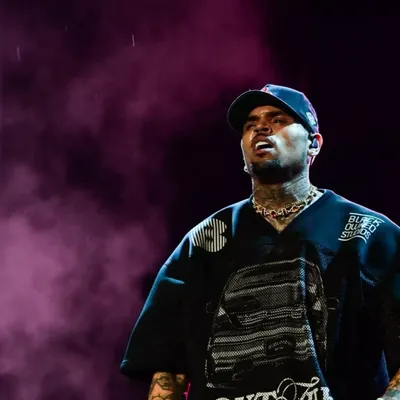 Scandale au Royaume-Uni : Chris Brown en garde à vue pour violence