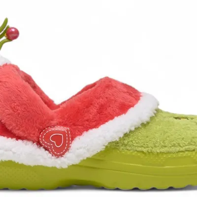 Crocs lance une collection spéciale Grinch