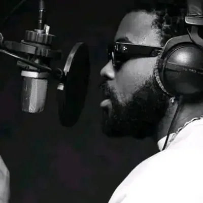 Damso explore son univers avec « R.E.M » : immersion...