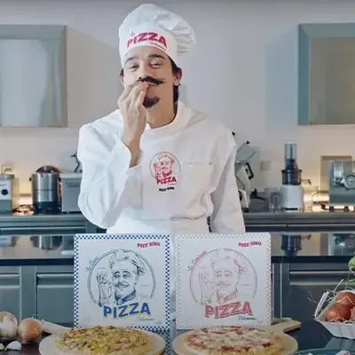 Squeezie bat un record mondial en offrant une pizza géante à Mister V