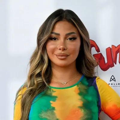 Maeva Ghennam face à la justice: Un sursis et une amende salée pour...