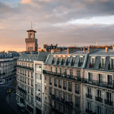 L'Exode parisien: Pourquoi la ville lumière perd-elle ses habitants ?