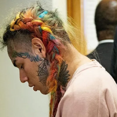 6ix9ine hospitalisé en urgence après une agression très violente...