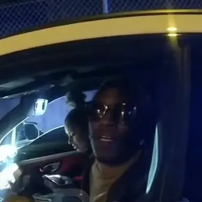 Une vidéo montre Young Thug utilisant un déambulateur après un...