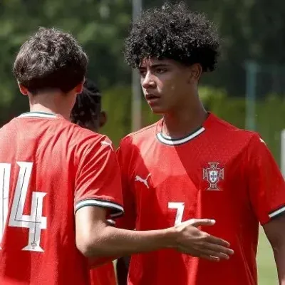 Cristiano Ronaldo Junior marque pour le Portugal et célèbre à la...