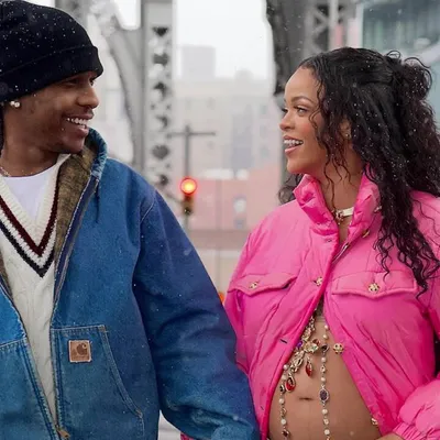 Rihanna et A$AP Rocky dévoilent le visage de leur fils un mois...