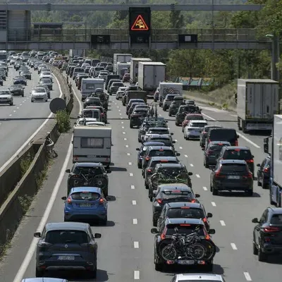 Samedi noir sur les routes : un chassé-croisé intense pour les...