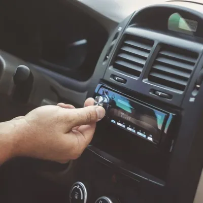 Attention à la musique au volant : Une amende peut rythmer votre été