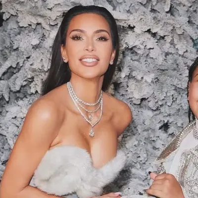Le nouveau look de North West, 12 ans, fait réagir les fans de Kim K