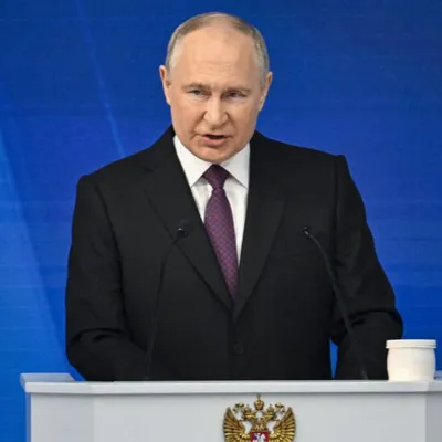 Vladimir Poutine met en garde contre "un risque réel" de conflit...