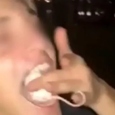 Un lycéen dévore une souris vivante lors d'une soirée d'intégration...