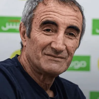 Le football algérien perd une légende : Djamel Menad s’éteint à 64...