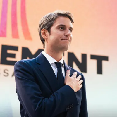 Le parti Renaissance souhaite interdire le voile pour les filles de...