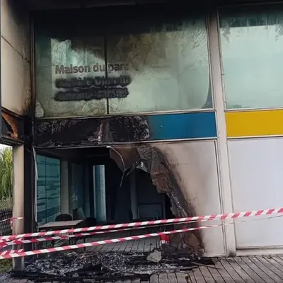 Haine et flammes s’attaquent à la maison Danièle Djamila...