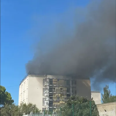 Incendie dans un immeuble à Port-Saint-Louis-du-Rhône : deux...