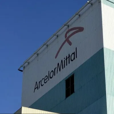 [ POLITIQUE ]Macron exclut la nationalisation d’ArcelorMittal mais...