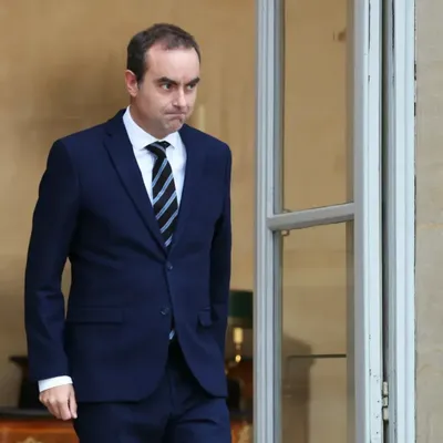 [ Société ] Crise politique éclair : la démission surprise de...