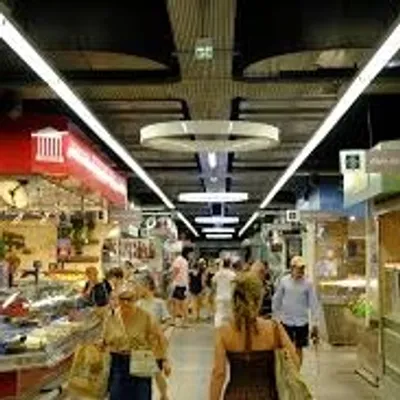 Nîmes : colère des commerçants des Halles après un chantier...