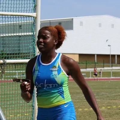 Rose Loga double la mise au lancer de marteau