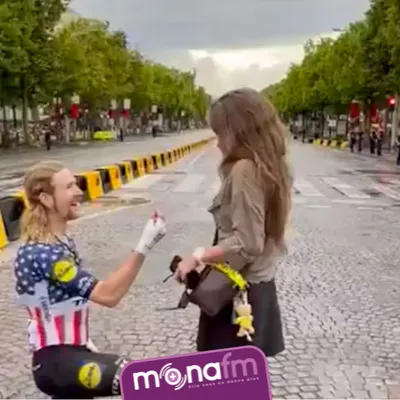 Quinn Simmons demande sa compagne en mariage sur les Champs-Élysées