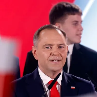 Pologne : le candidat nationaliste remporte les élections...