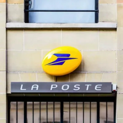 En période de canicule, les agents de La Poste veillent sur les...