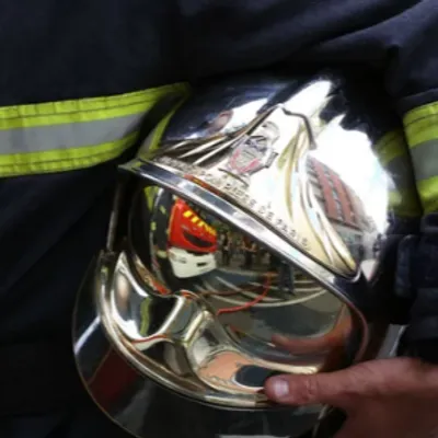 À l’affût sur les hauteurs, les pompiers guettent les signes de feu...