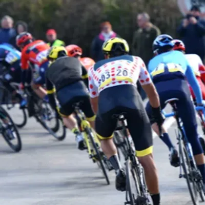 Le Tour de France continue d’émerveiller ce champion cycliste de 72...