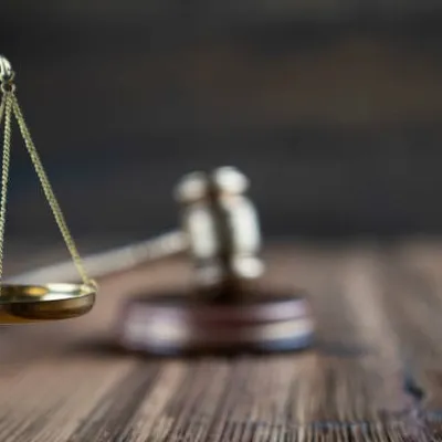Un guide de haute-montagne condamné à deux ans de prison avec...