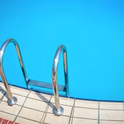 Effondrement d’un pan de mur à la piscine de Beaublanc