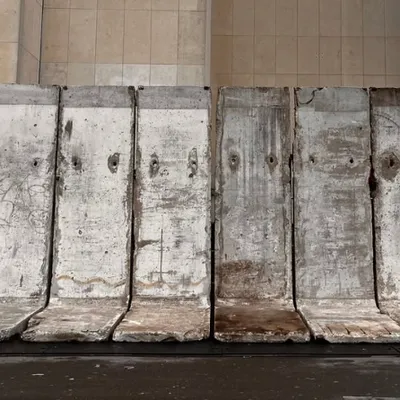 Le mur de berlin exposé à la Cité de l'architecture et du patrimoine