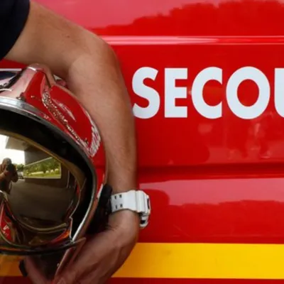 Une grange et un camping-car détruits par un incendie à...