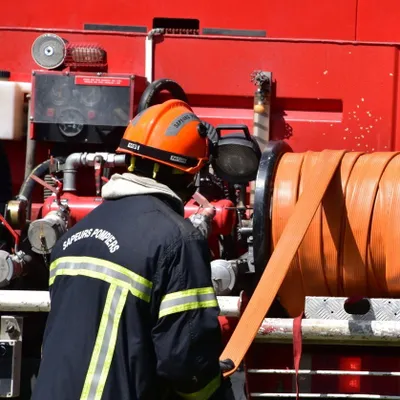 Incendie à Saint-Etienne : 50 pompiers mobilisés, 10 personnes...