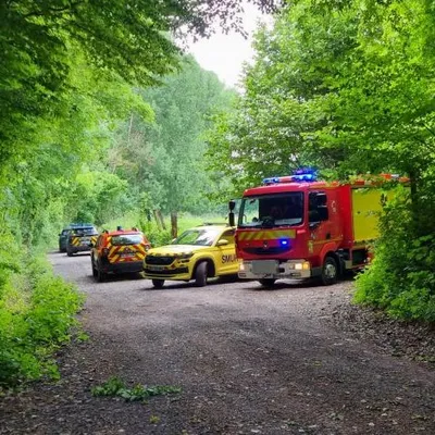 Un tracteur se retourne sur son conducteur